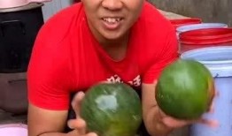 最新精神小伙吃瓜,揭秘网络热点的幕后故事