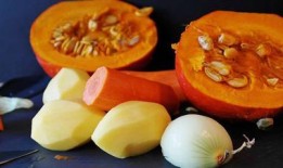 吃脆瓜便秘吗,脆瓜食用与便秘关系探讨