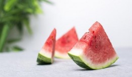 梦见偷西瓜吃瓜,偷瓜吃瓜的奇幻之旅