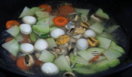 吃瓜怎样熬汤喝,吃瓜熬汤，清凉一夏的养生秘籍