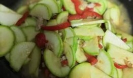 隔夜腌制的生瓜能炒吃吗,探索生瓜腌制炒食新吃法