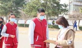 吃瓜红色校服,吃瓜少年的校园生活