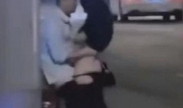 男女路边吃瓜,男女路边吃瓜，引发网友热议