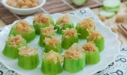 送瓜给小孩吃,传递爱心与童趣的甜蜜时光